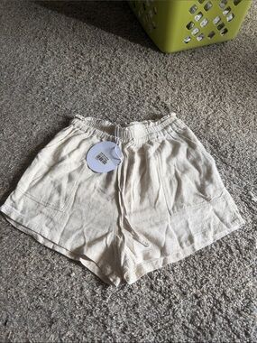 Princess Polly Gilda Shorts in Beige Size 6 New with tag
